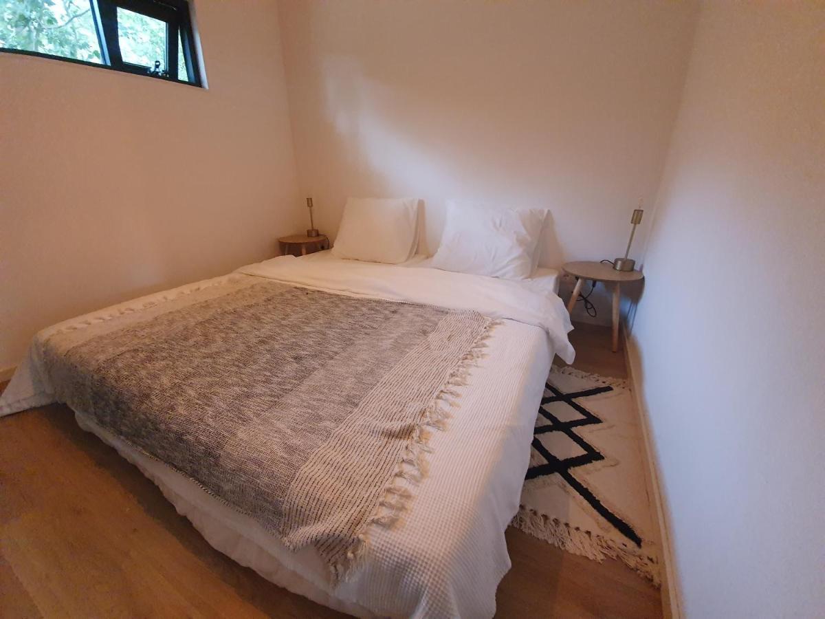Elahuizen Modern Tiny House Op Rustig Watersportpark 빌라 외부 사진