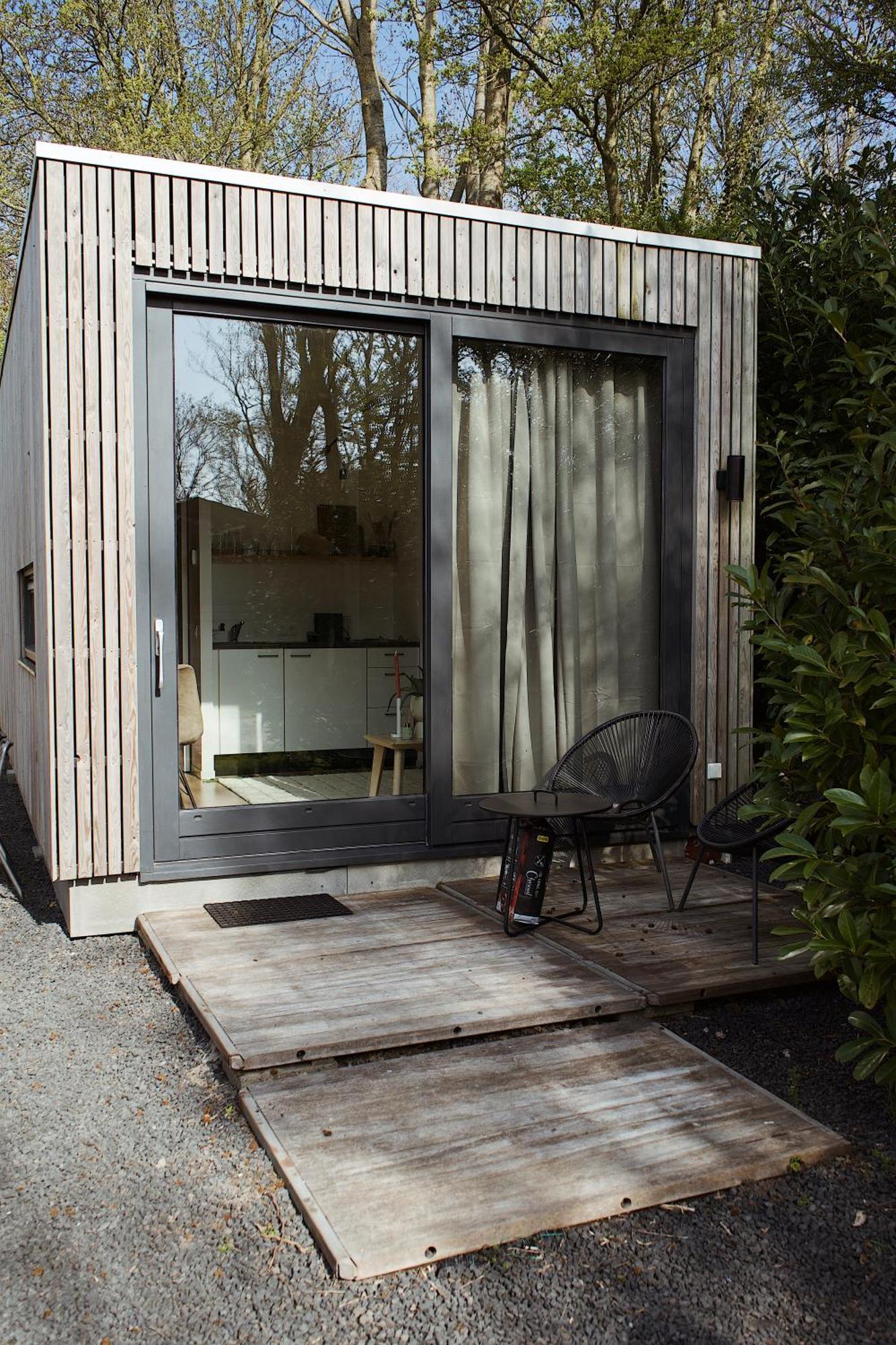 Elahuizen Modern Tiny House Op Rustig Watersportpark 빌라 외부 사진