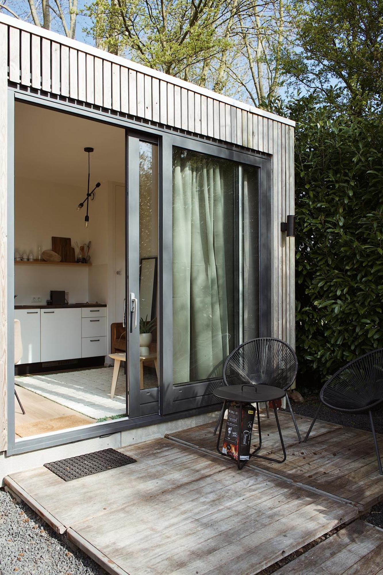 Elahuizen Modern Tiny House Op Rustig Watersportpark 빌라 외부 사진
